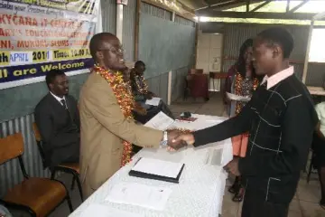 Oslava absolventů v Nairobi (29. 4. 2011)